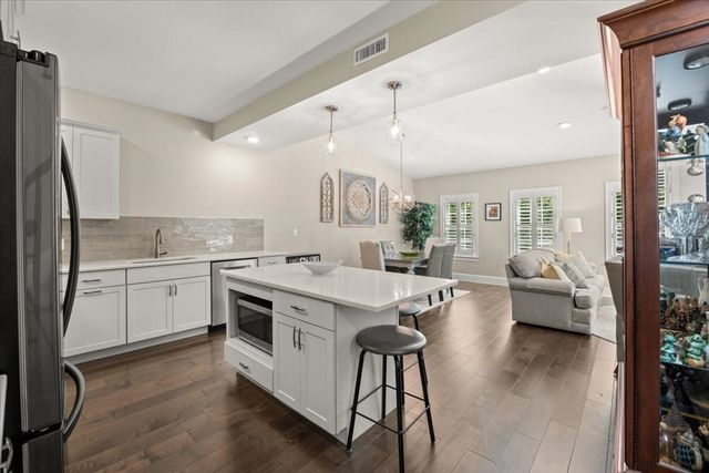 590 Washington Street 7, Pembroke, MA 02359