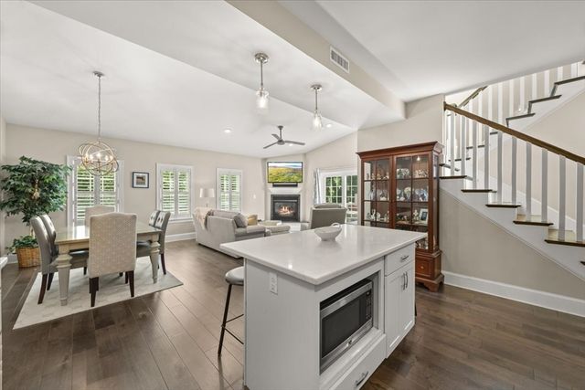 590 Washington Street 7, Pembroke, MA 02359