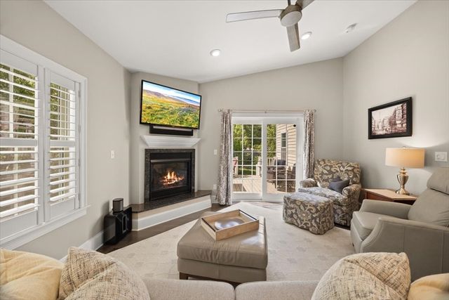 590 Washington Street 7, Pembroke, MA 02359