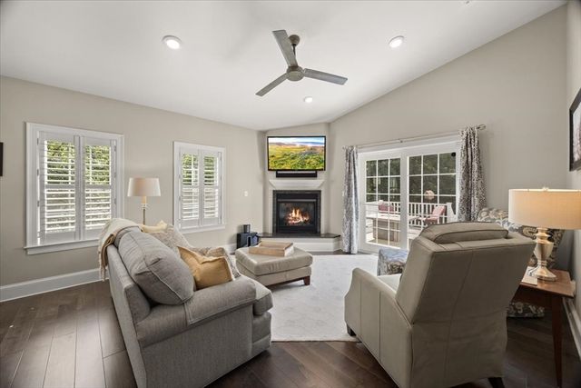 590 Washington Street 7, Pembroke, MA 02359