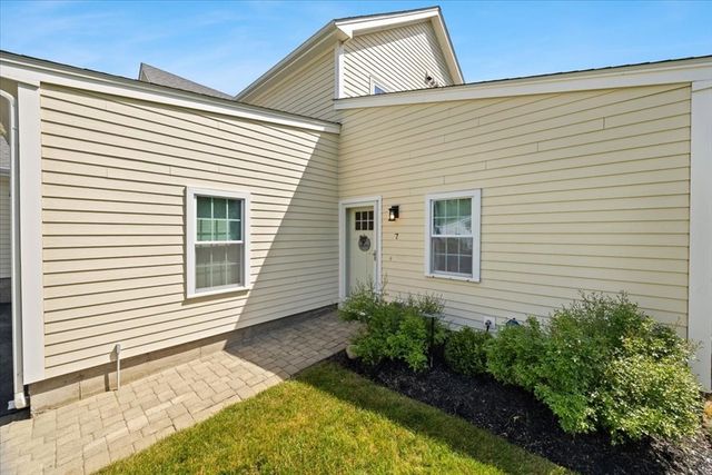590 Washington Street 7, Pembroke, MA 02359