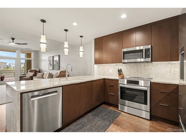 7220 W Bonfils Ln 206, Lakewood, CO 80226