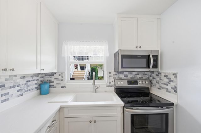600 Snug Harbor Drive A10, Boynton Beach, FL 33435