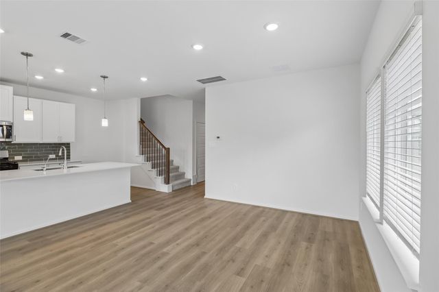 5113 Redbud Valley Drive, Pearland, TX 77584