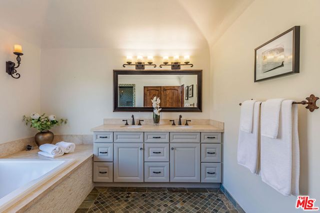 4800 Latigo Canyon Road, Malibu, CA 90265