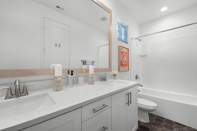 3034 Villeta Ave, Carlsbad, CA 92010