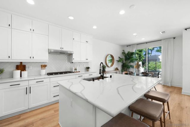 3034 Villeta Ave, Carlsbad, CA 92010