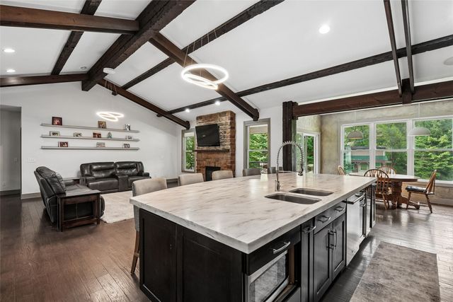 6648 Eagle Ridge Drive, Johnston, IA 50131