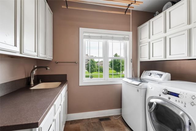 6648 Eagle Ridge Drive, Johnston, IA 50131