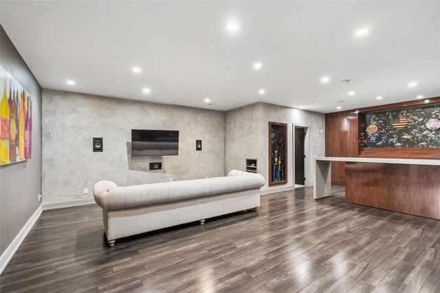 6648 Eagle Ridge Drive, Johnston, IA 50131