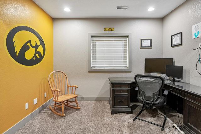 6648 Eagle Ridge Drive, Johnston, IA 50131