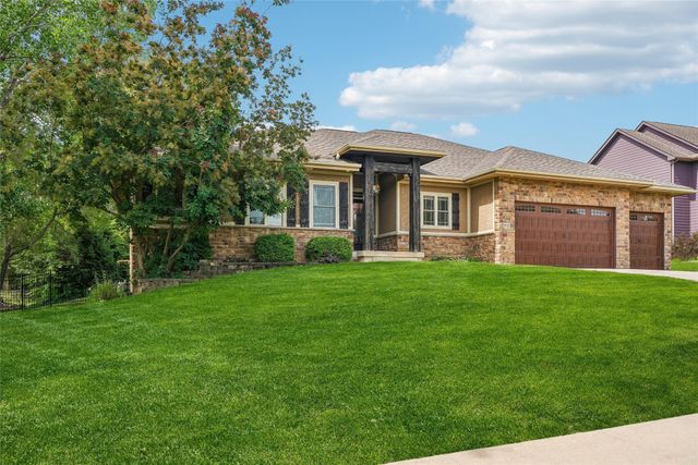 6648 Eagle Ridge Drive, Johnston, IA 50131