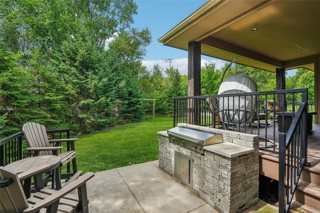 6648 Eagle Ridge Drive, Johnston, IA 50131