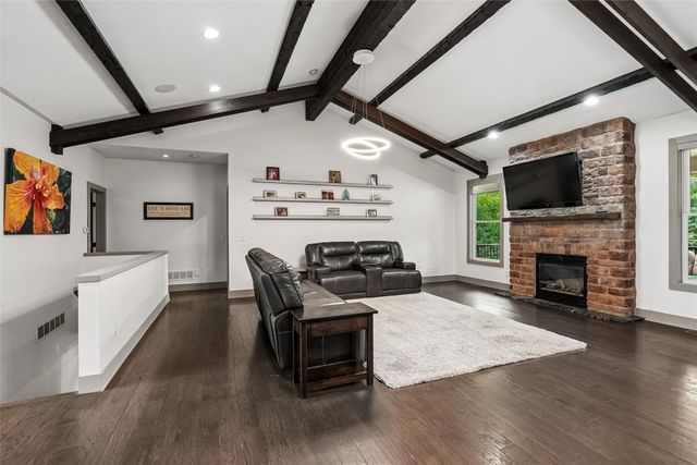 6648 Eagle Ridge Drive, Johnston, IA 50131