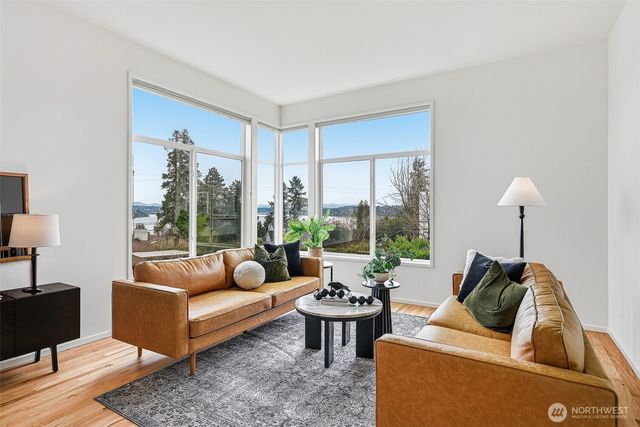 5208 S Willow Street, Seattle, WA 98118