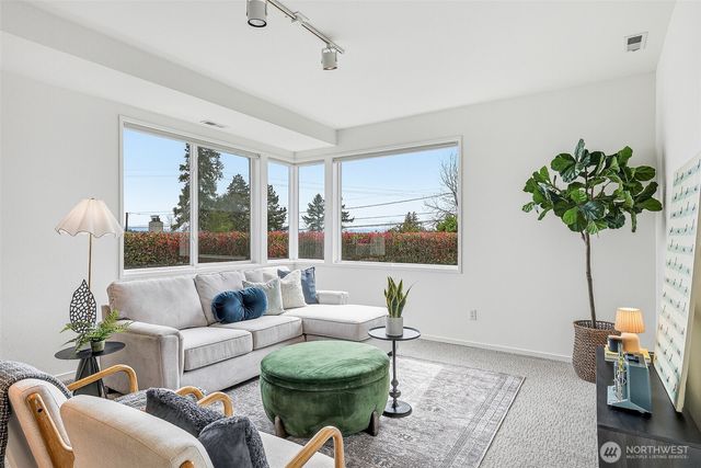 5208 S Willow Street, Seattle, WA 98118