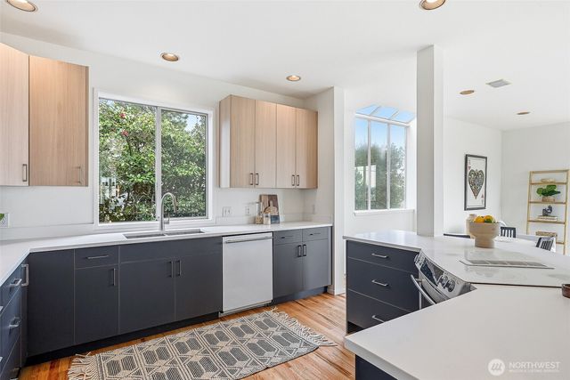 5208 S Willow Street, Seattle, WA 98118