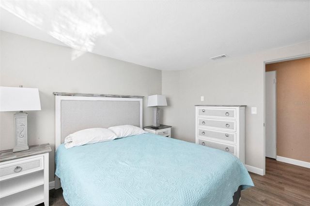 221 E WENTWORTH STREET, Englewood, FL 34223