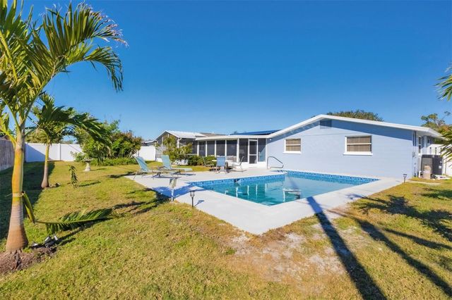 221 E WENTWORTH STREET, Englewood, FL 34223