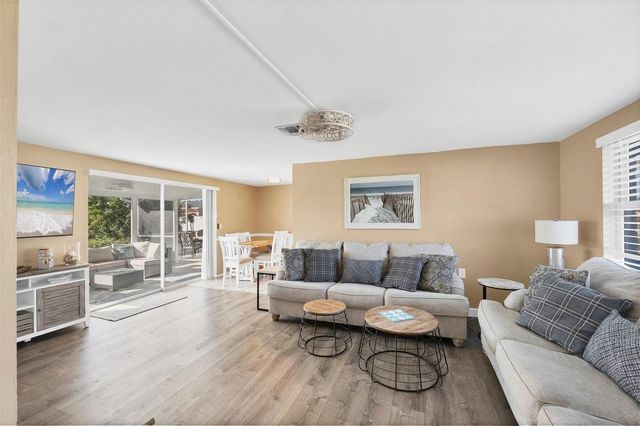 221 E WENTWORTH STREET, Englewood, FL 34223