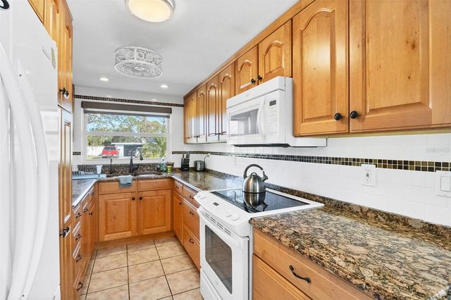 221 E WENTWORTH STREET, Englewood, FL 34223