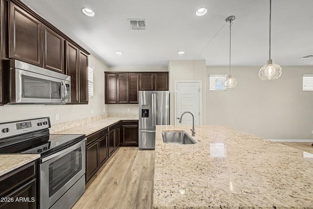 887 S SWALLOW Lane, Gilbert, AZ 85296