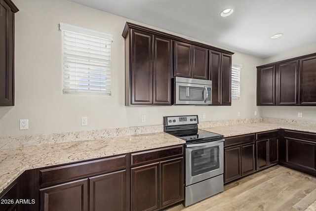 887 S SWALLOW Lane, Gilbert, AZ 85296