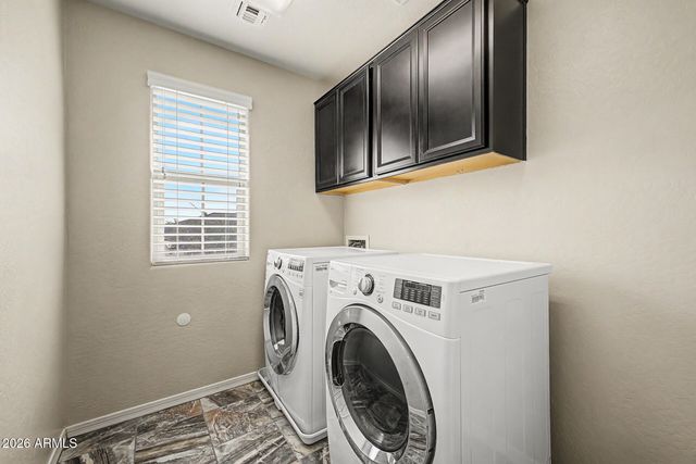 887 S SWALLOW Lane, Gilbert, AZ 85296