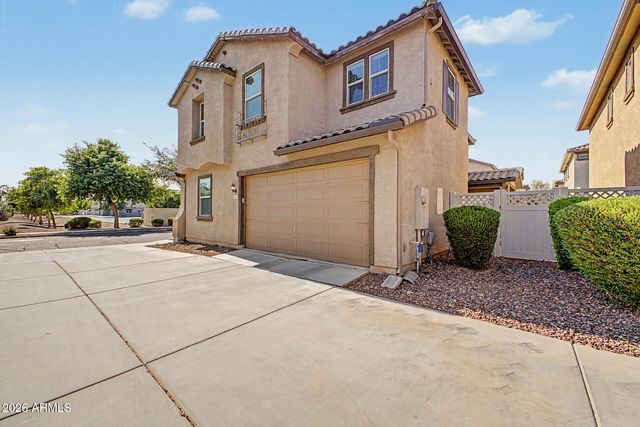 887 S SWALLOW Lane, Gilbert, AZ 85296