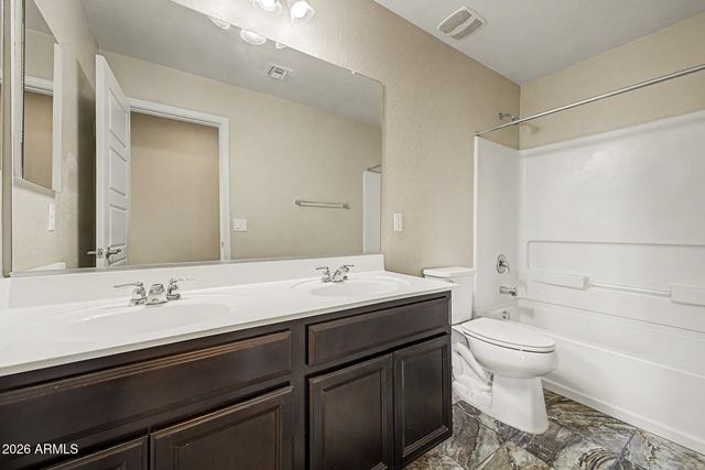 887 S SWALLOW Lane, Gilbert, AZ 85296