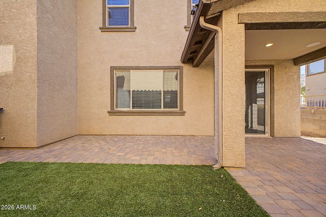 887 S SWALLOW Lane, Gilbert, AZ 85296