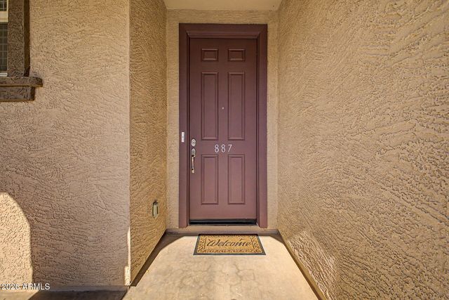 887 S SWALLOW Lane, Gilbert, AZ 85296
