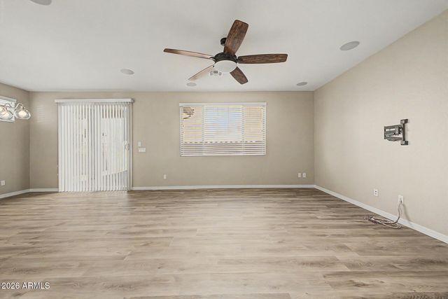 887 S SWALLOW Lane, Gilbert, AZ 85296