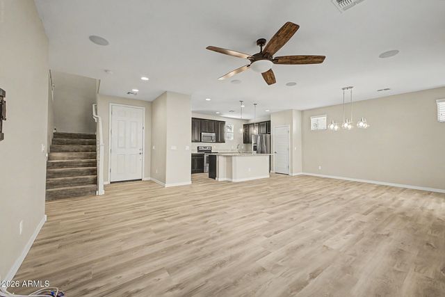 887 S SWALLOW Lane, Gilbert, AZ 85296