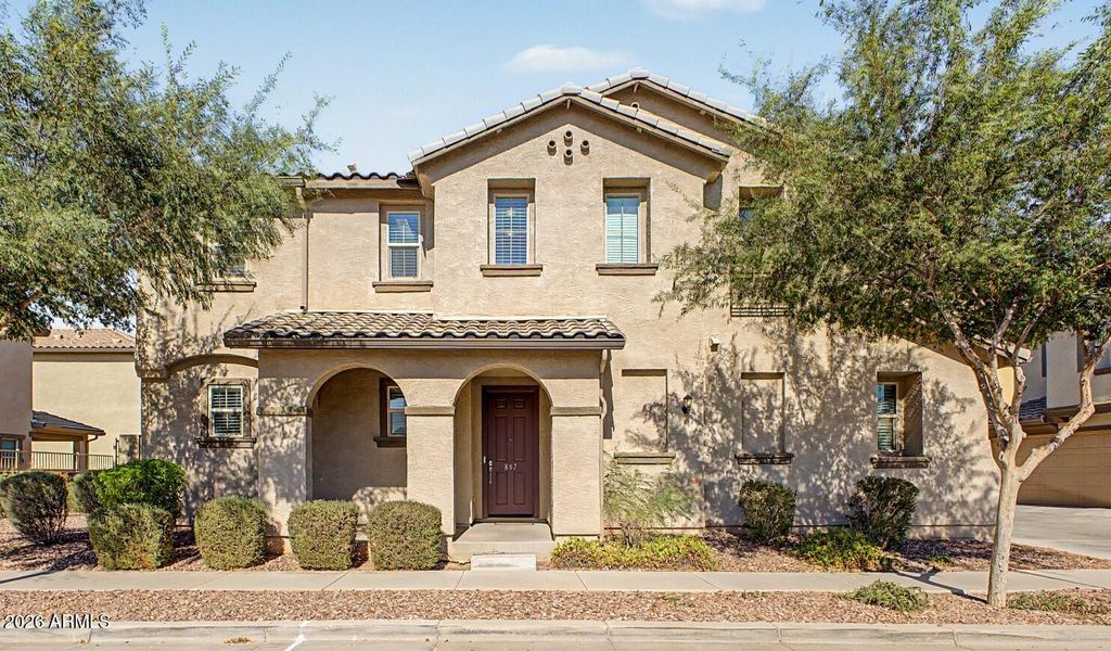 887 S SWALLOW Lane, Gilbert, AZ 85296
