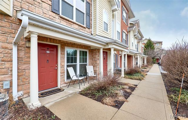 2612 McKnight Crossing Court, St Louis, MO 63124