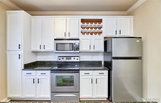 2612 McKnight Crossing Court, St Louis, MO 63124