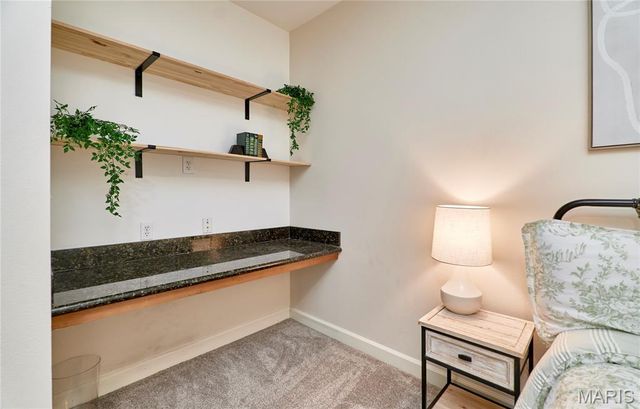 2612 McKnight Crossing Court, St Louis, MO 63124