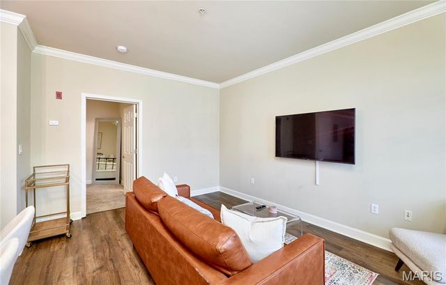 2612 McKnight Crossing Court, St Louis, MO 63124