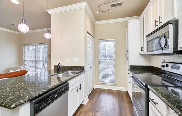 2612 McKnight Crossing Court, St Louis, MO 63124