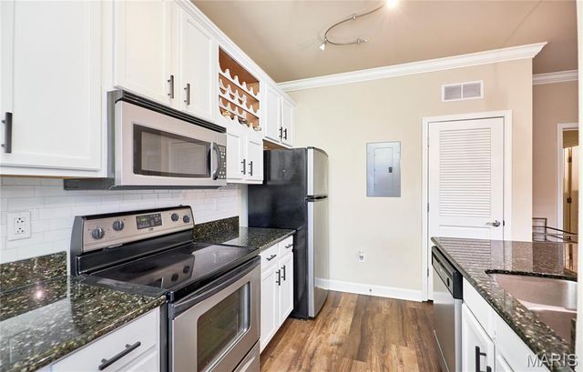 2612 McKnight Crossing Court, St Louis, MO 63124