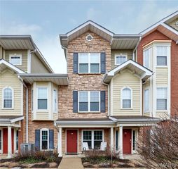 2612 McKnight Crossing Court, St Louis, MO 63124