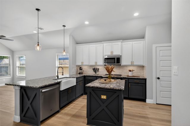 125 Maverick Lane, Pilot Point, TX 76258