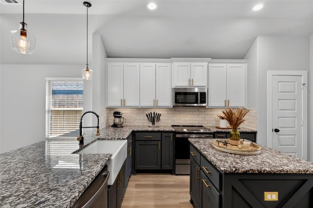 125 Maverick Lane, Pilot Point, TX 76258