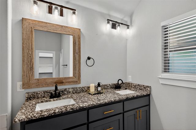 125 Maverick Lane, Pilot Point, TX 76258