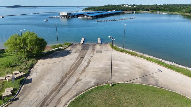 125 Maverick Lane, Pilot Point, TX 76258
