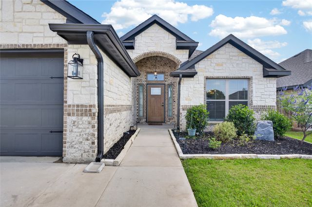 125 Maverick Lane, Pilot Point, TX 76258