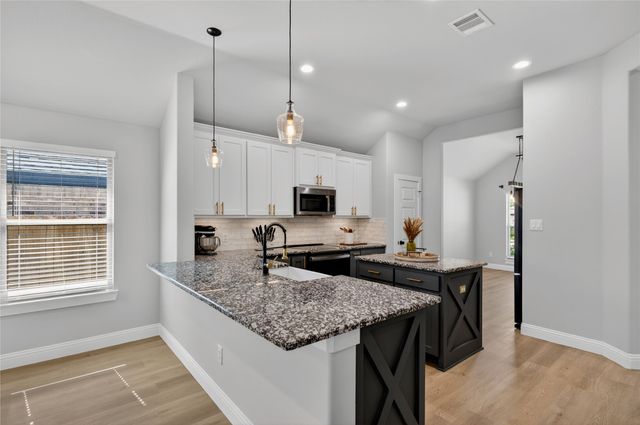 125 Maverick Lane, Pilot Point, TX 76258