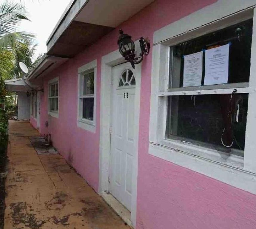 312 - 316 NE 4th St#1-3, Pompano Beach, FL 33060