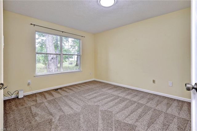 132 Wellington DR, Williamsburg, VA 23185